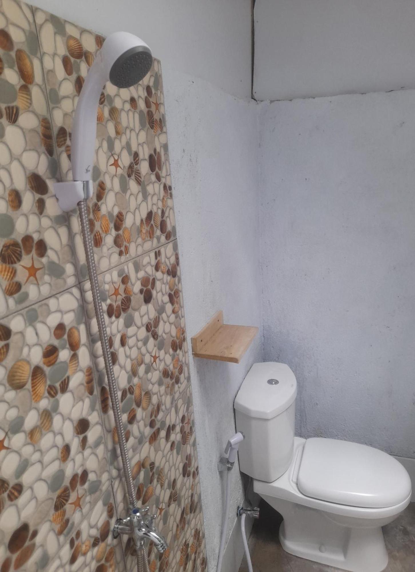 Anik Homestay & Dormy Batukaras Værelse billede